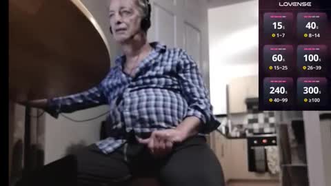 Play Me online show from 15, 12, 2025