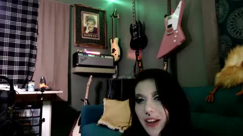 pleasantdinosaurus7537 online show from 28, 11, 2025