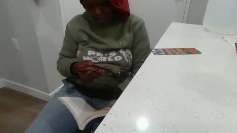 pleasepadrona online show from 20, 2, 2025