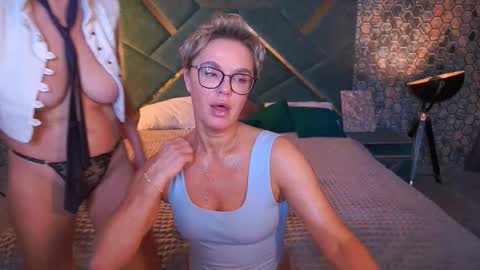 Snapshot of pleasurewecouple chatting on 26, 10, 2025 Ira brunette and Vika blonde online show from 26, 10, 2025