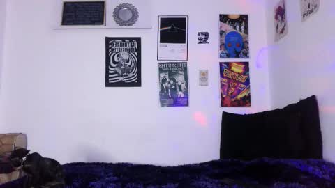 Snapshot of plutonbluemoon_999 chatting on 10, 1, 2026 online show from 10, 1, 2026