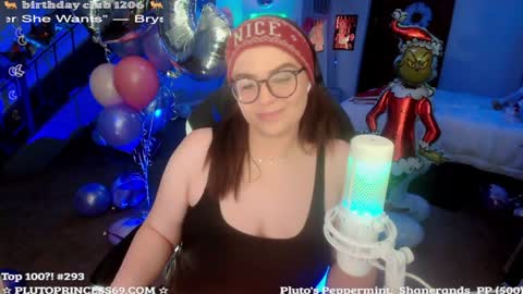 Snapshot of plutoprincess69 chatting on 14, 12, 2024 Pluto Princess online show from 14, 12, 2024