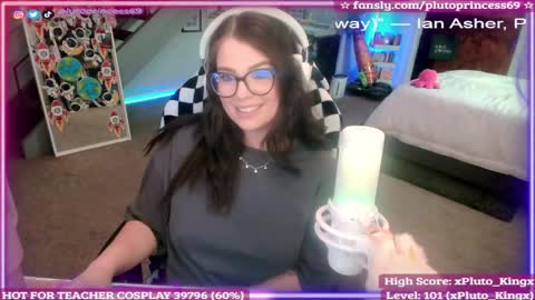 Snapshot of plutoprincess69 chatting on 19, 9, 2025 Pluto Princess online show from 19, 9, 2025