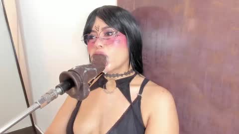 pocahontas_lantina online show from 15, 5, 2026