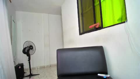 Snapshot of pocahontas_prinsce chatting on 19, 4, 2026 Nikole online show from 19, 4, 2026