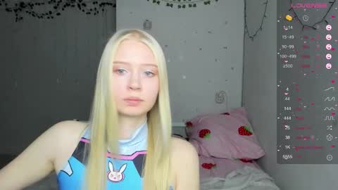 Snapshot of pocet_barbie chatting on 20, 10, 2025 Mary online show from 20, 10, 2025