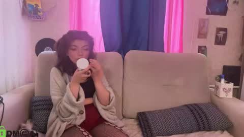Snapshot of pocket_lovers chatting on 15, 6, 2026 Cute Sofia and Handsome Richy online show from 15, 6, 2026