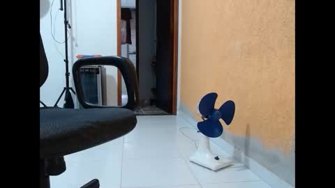 Snapshot of podolatra3 chatting on 8, 11, 2025 podolatra3 online show from 8, 11, 2025