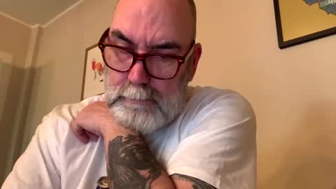 Snapshot of poeticdaddy chatting on 29, 10, 2025 poeticdaddy online show from 29, 10, 2025