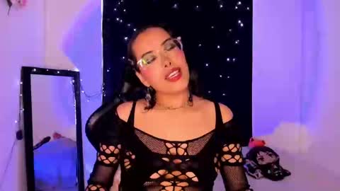 Willow                      Hours 12pm to 630pm Colombian time FRIDAY AND SUNDAY FREE DAYS online show from 14, 1, 2025