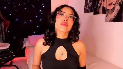Willow                      Hours 12pm to 630pm Colombian time FRIDAY AND SUNDAY FREE DAYS online show from 19, 2, 2025
