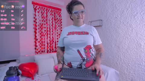 poisson_ivy_ online show from 5, 2, 2025