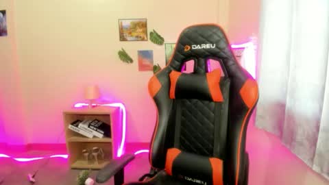 Snapshot of poisy_ivy chatting on 6, 11, 2025 poisy_ivy online show from 6, 11, 2025