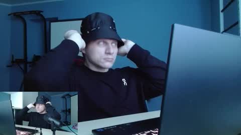 Poliglotjoe2 online show from 8, 2, 2026