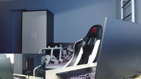 Poliglotjoe2 online show from 14, 2, 2026