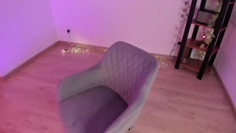 Polly online show from 5, 4, 2026