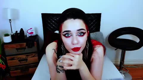 Snapshot of pollyflowers chatting on 30, 12, 2024 Polly online show from 30, 12, 2024