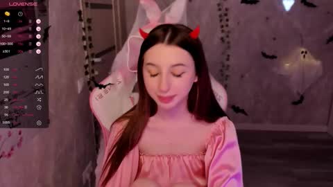       online show from 13, 10, 2025