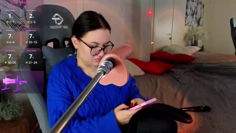 pollyshmidt online show from 23, 12, 2024