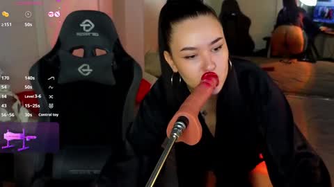 pollyshmidt online show from 31, 1, 2025