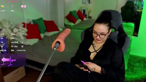 pollyshmidt online show from 17, 2, 2025