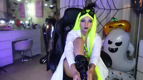  - Help me Reach 100 thumbs up  online show from 29, 10, 2025