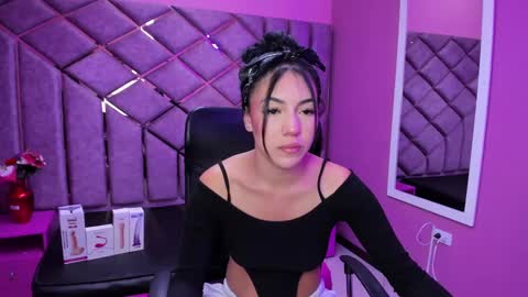 Snapshot of poly_sasha_ chatting on 8, 10, 2025 poly sasha online show from 8, 10, 2025