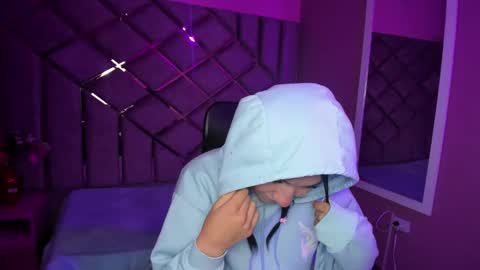 Snapshot of poly_sasha_ chatting on 19, 10, 2025 poly sasha online show from 19, 10, 2025