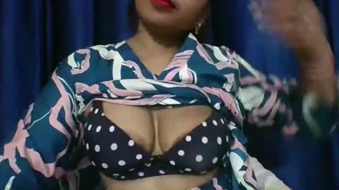 Snapshot of poojalady chatting on 24, 6, 2026 poojalady online show from 24, 6, 2026