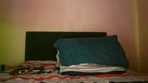 Snapshot of pootie83 chatting on 12, 1, 2025 pootie83 online show from 12, 1, 2025