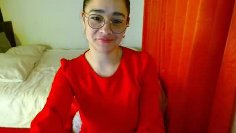 Snapshot of porcelainlux chatting on 24, 9, 2025 porcelainlux online show from 24, 9, 2025