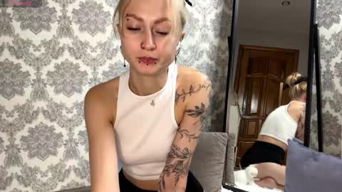  HERES SILVIA AND OlIVIA  WELCOME EVERYONE LOVENSE DOMI REACT TO YOUR TIPS LETS MAKE A GREAT SHOW TOGETHER  online show from 9, 9, 2025