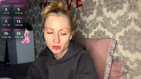 Snapshot of porshes chatting on 12, 9, 2025  HERES SILVIA AND OlIVIA  WELCOME EVERYONE LOVENSE DOMI REACT TO YOUR TIPS LETS MAKE A GREAT SHOW TOGETHER  online show from 12, 9, 2025