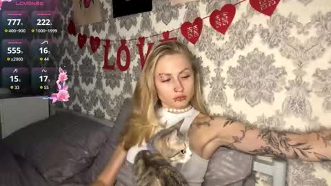 Snapshot of porshes chatting on 16, 9, 2025  HERES SILVIA AND OlIVIA  WELCOME EVERYONE LOVENSE DOMI REACT TO YOUR TIPS LETS MAKE A GREAT SHOW TOGETHER  online show from 16, 9, 2025