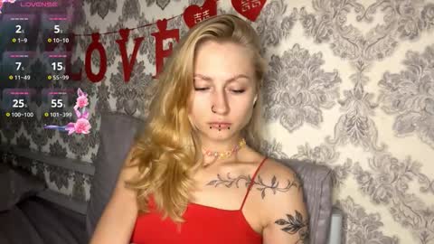 Snapshot of porshes chatting on 23, 9, 2025  HERES SILVIA AND OlIVIA  WELCOME EVERYONE LOVENSE DOMI REACT TO YOUR TIPS LETS MAKE A GREAT SHOW TOGETHER  online show from 23, 9, 2025