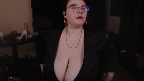 Snapshot of posh_mistress chatting on 17, 12, 2024 PoshMistres online show from 17, 12, 2024
