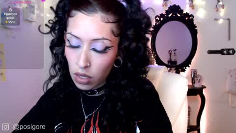 Snapshot of posigore chatting on 6, 12, 2024 Anna Goth independient model online show from 6, 12, 2024
