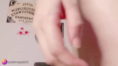 Snapshot of power_ranger_pink chatting on 14, 1, 2026 genie online show from 14, 1, 2026