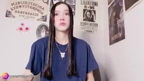 Snapshot of power_ranger_pink chatting on 17, 1, 2026 genie online show from 17, 1, 2026