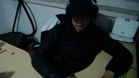 powerfulzeus2 online show from 19, 11, 2025