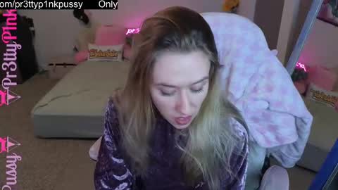 Snapshot of pr3ttyp1nkpussy chatting on 15, 2, 2025 Evangeline Eva Darling online show from 15, 2, 2025