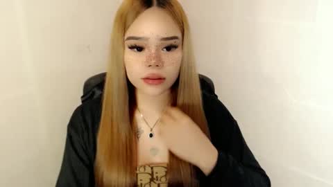 MAXXINE online show from 7, 10, 2025