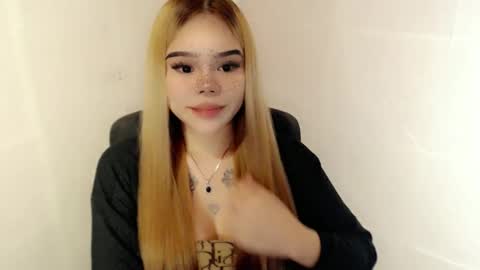 MAXXINE online show from 14, 12, 2025