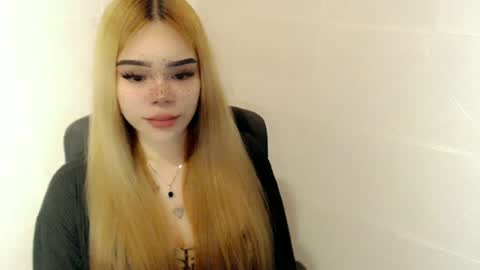 Snapshot of preciousangel69xxx chatting on 19, 6, 2026 MAXXINE online show from 19, 6, 2026