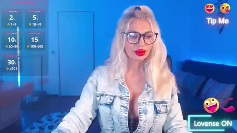 Snapshot of preggyhotmommy chatting on 22, 11, 2025 Victoria online show from 22, 11, 2025