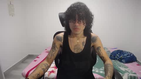 Snapshot of present_the_magic chatting on 17, 9, 2025 Plux online show from 17, 9, 2025