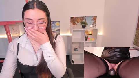 Snapshot of press_anykey chatting on 6, 11, 2025 Camila online show from 6, 11, 2025