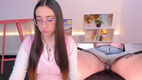 Snapshot of press_anykey chatting on 11, 11, 2025 Camila online show from 11, 11, 2025