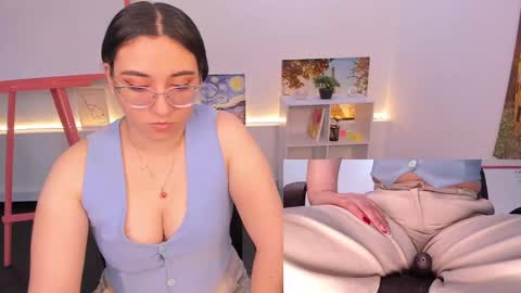 Snapshot of press_anykey chatting on 13, 11, 2025 Camila online show from 13, 11, 2025