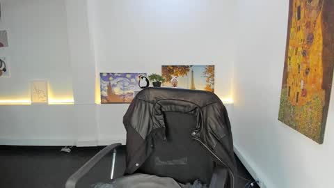 Snapshot of press_anykey chatting on 19, 12, 2025 Camila online show from 19, 12, 2025